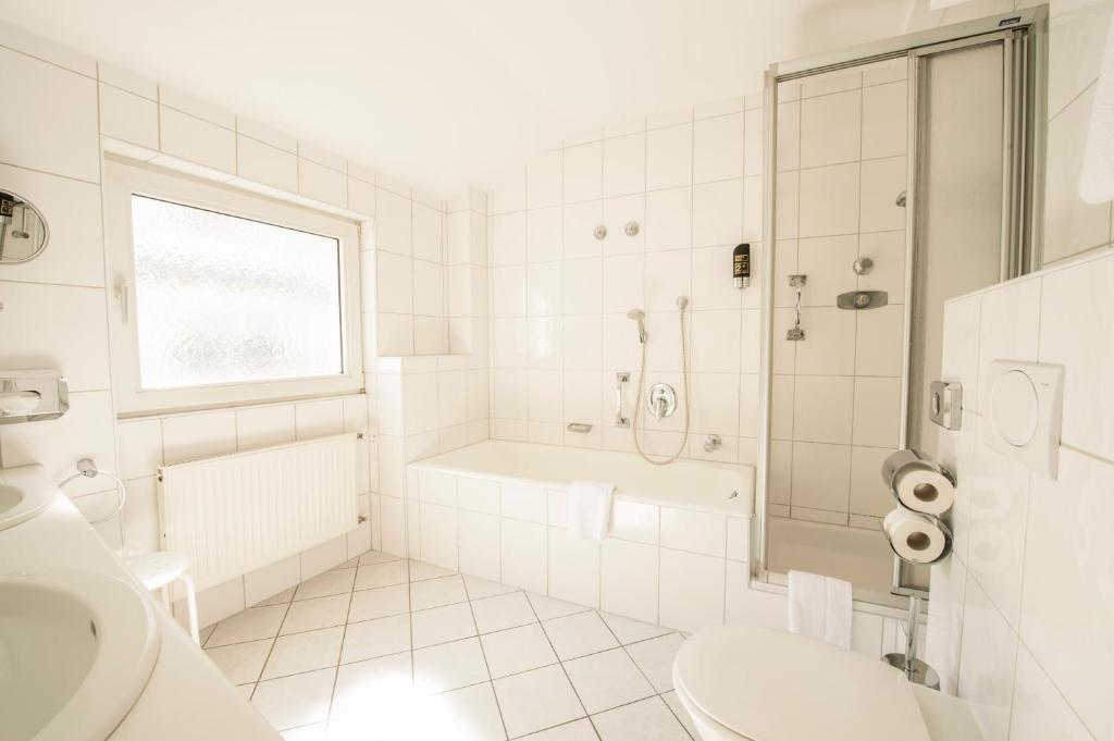 Koupelna v ubytování Hotel Traube Rüdesheim
