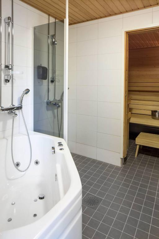 Ванная комната в Holiday Club Salla Apartments