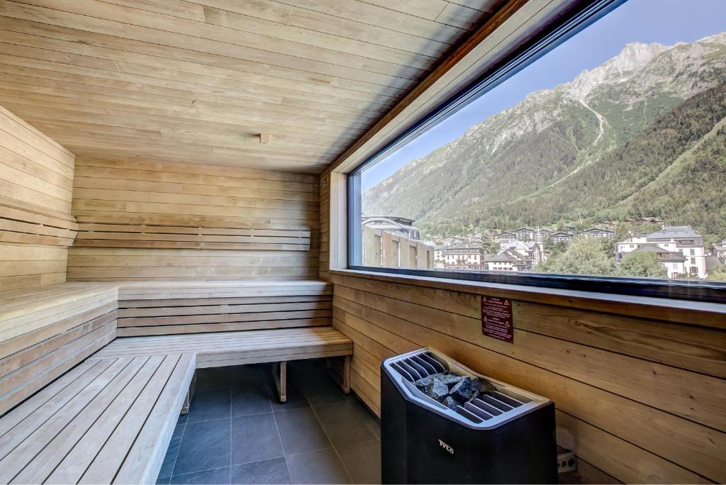 Ein allgemeiner Bergblick oder ein Berglick von des Hotels aus