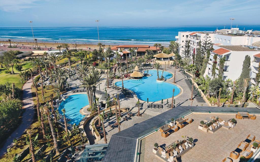 Bazén v ubytování Hotel Riu Tikida Beach - Adults Only - All inclusive nebo v jeho okolí