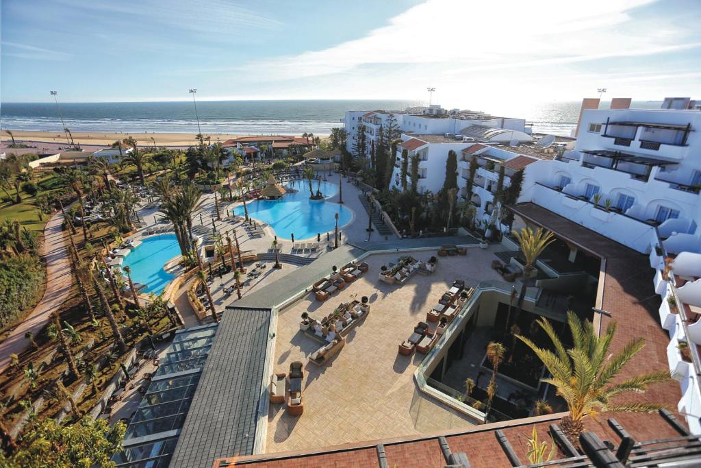 Bazén v ubytování Hotel Riu Tikida Beach - Adults Only - All inclusive nebo v jeho okolí