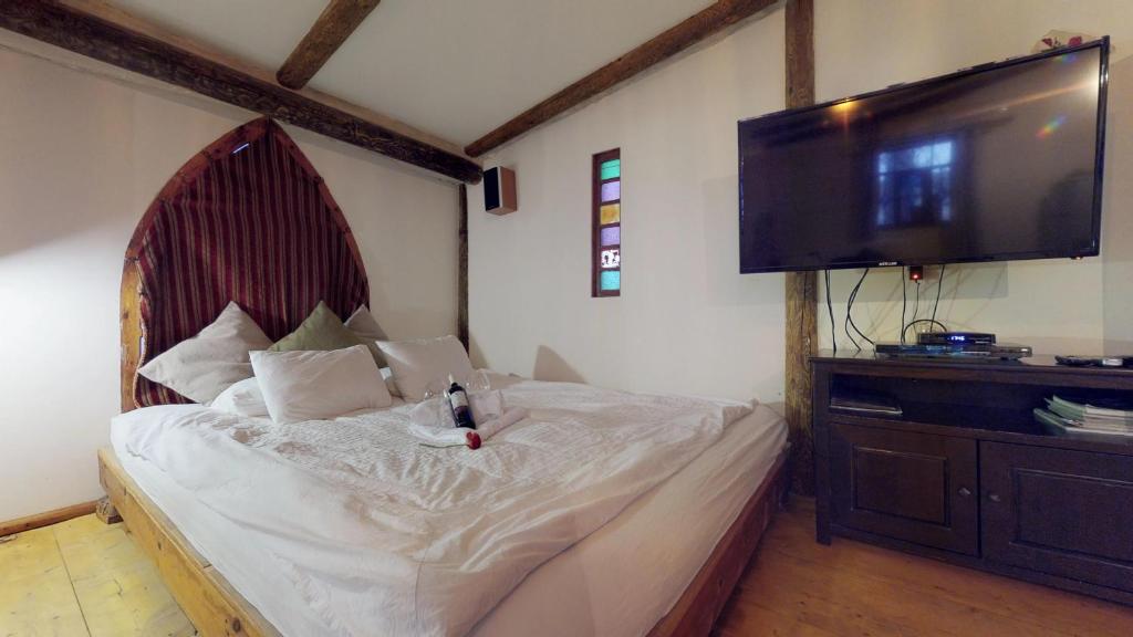 Letto o letti in una camera di Shkutai Hottub Arava