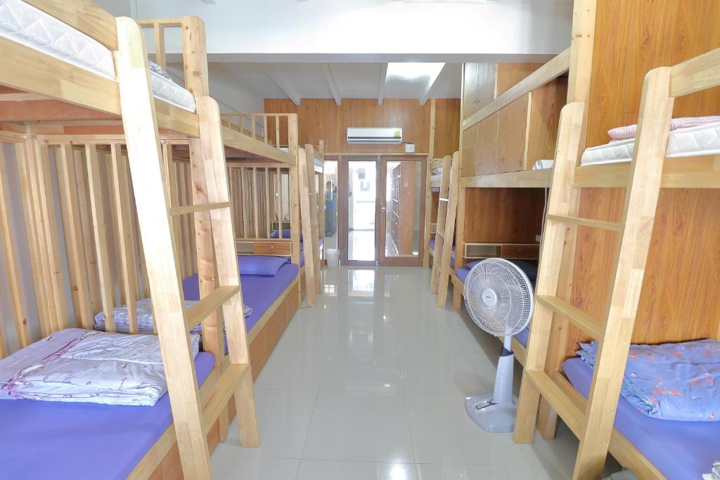 Postel nebo postele na pokoji v ubytování Saen Sabai Hostel