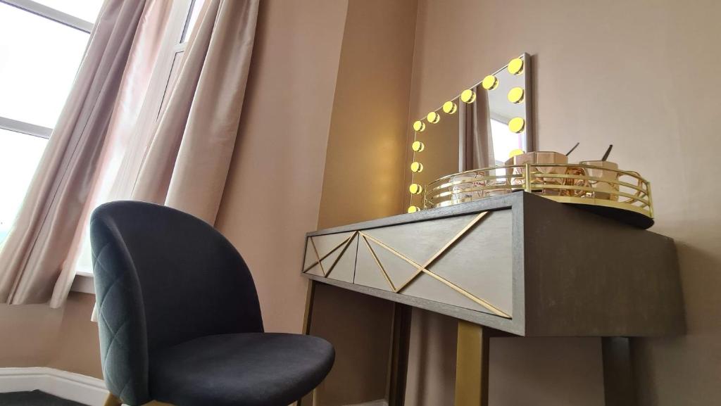 Tiffany's Hotel - Resim 10