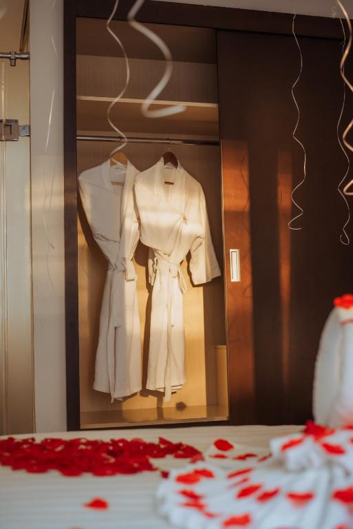 Postel nebo postele na pokoji v ubytování Thang Long Opera Hotel