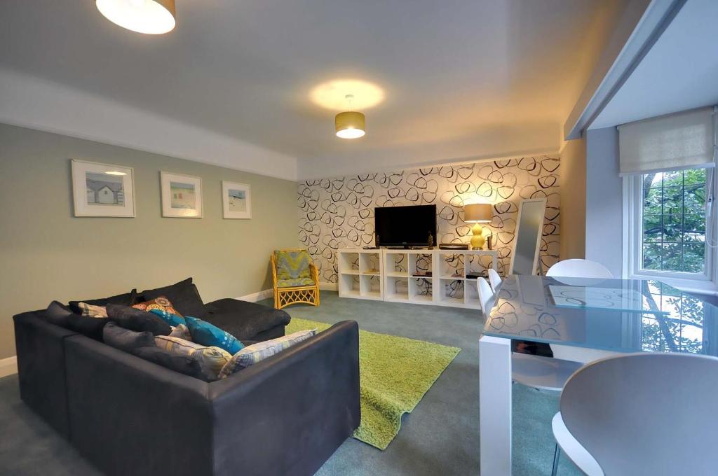 27A Durley Chine, Bournemouth (updated prices 2024)