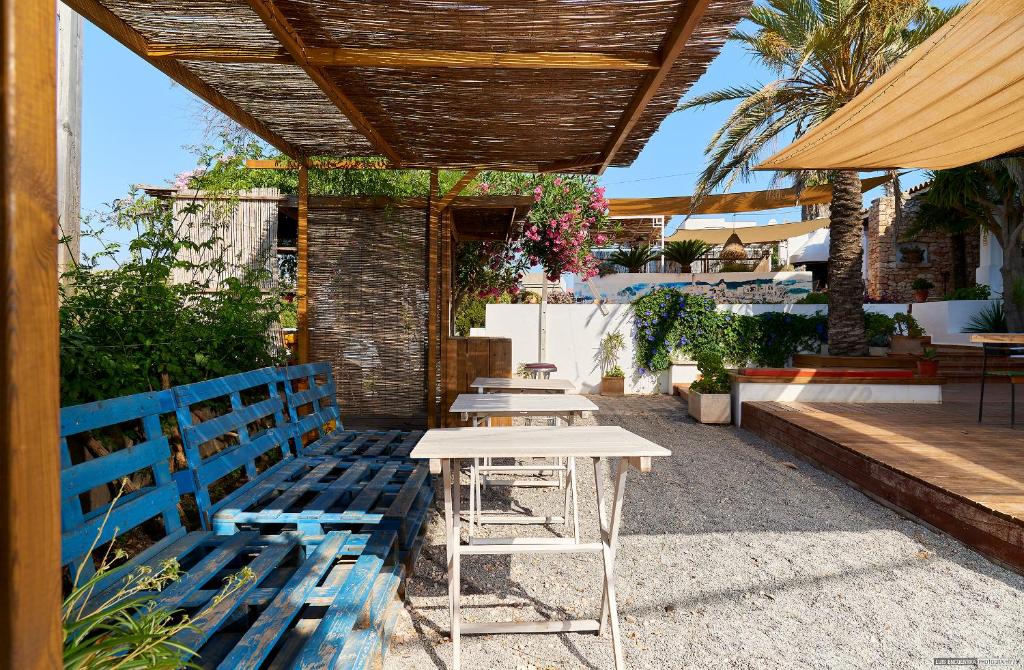 Balkón nebo terasa v ubytování Hostal Illes Pitiüses