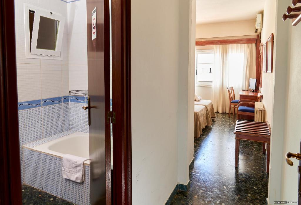 Koupelna v ubytování Hostal Illes Pitiüses