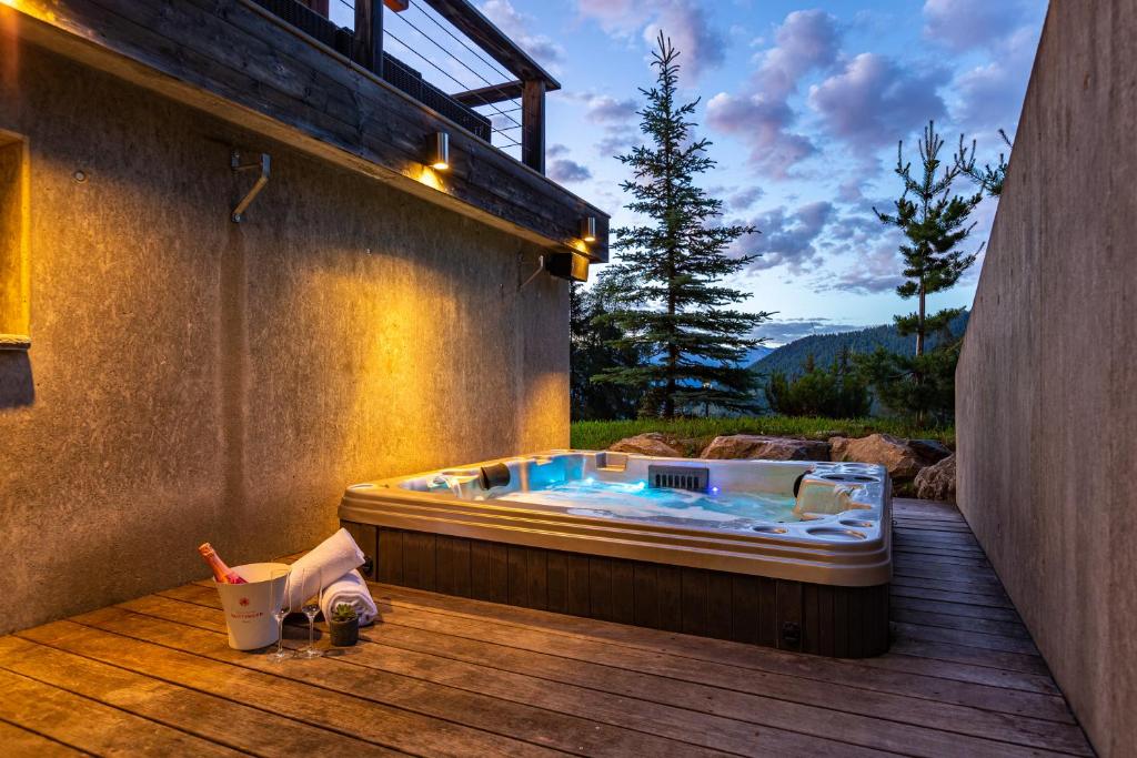 Luxury Spa Chalet with Jacuzzi and Sauna, La Tzoumaz – Updated 2023 Prices