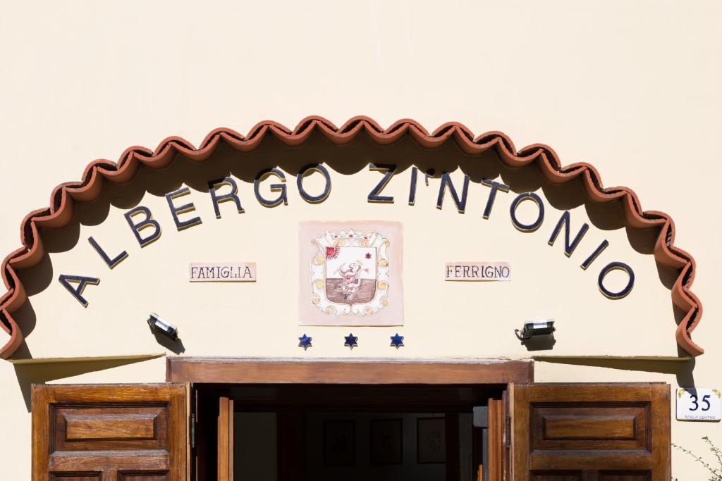 Galería fotográfica de HOTEL ZI'NTONIO en Scala