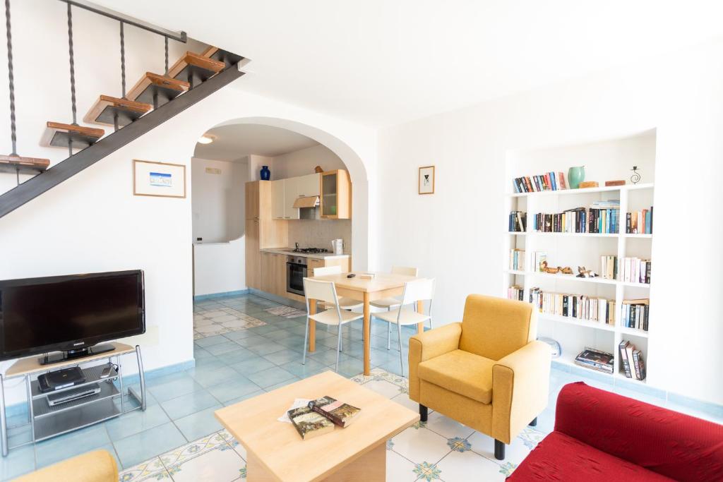 A seating area at LUIMAR Holiday House