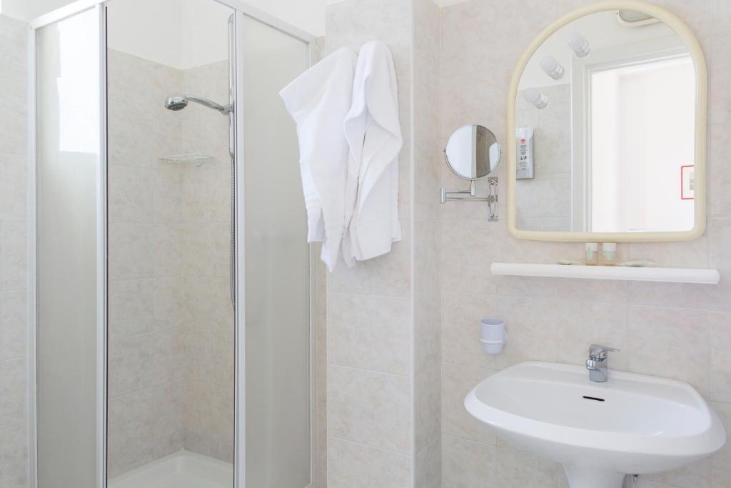 Un baño de HOTEL ZI'NTONIO