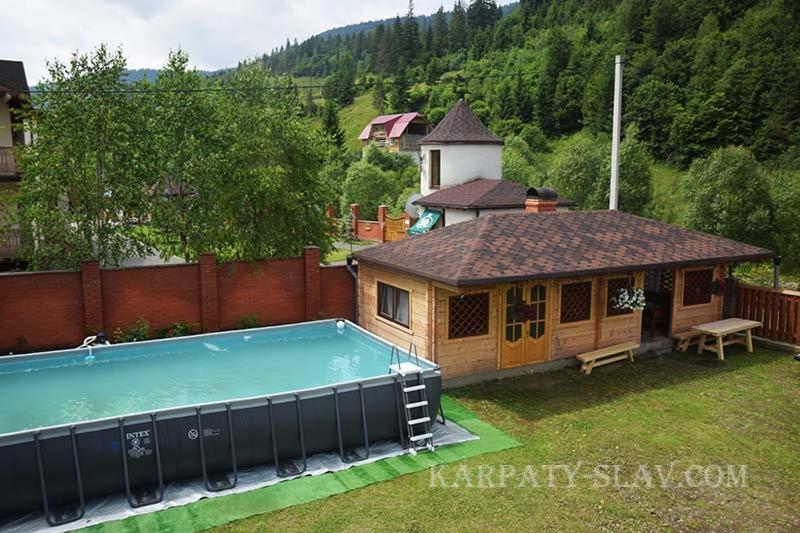 Bazén v ubytování Соломія nebo v jeho okolí