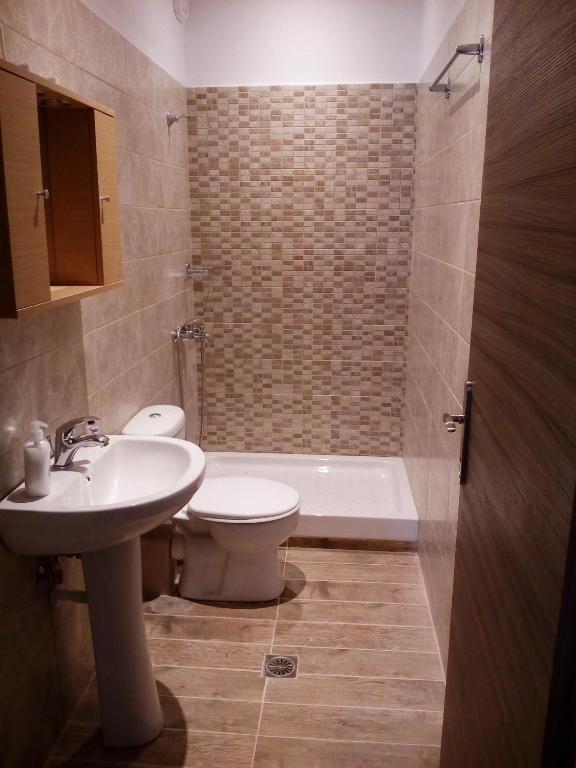 Koupelna v ubytování Stelios House