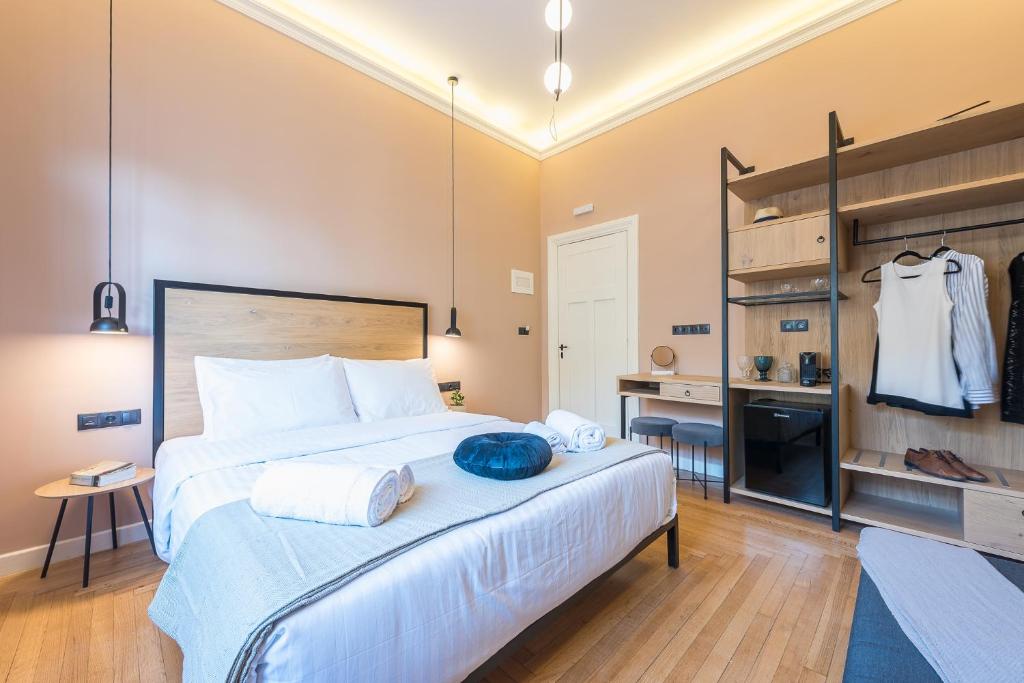 Moon And Stars Athens - Resim 39