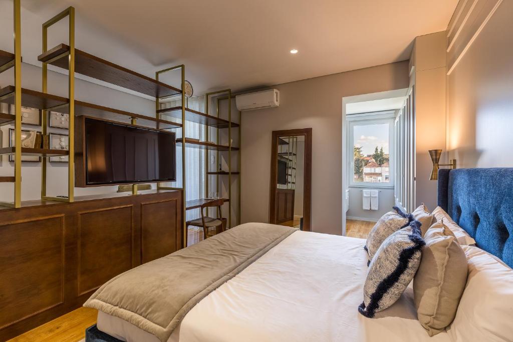 Gallery Townhouse & Home - 17