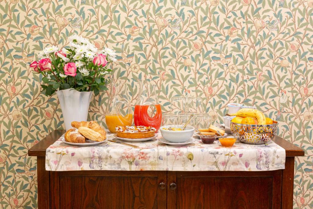 Jedlo v ubytovaní bed & breakfast alebo blízkom okolí