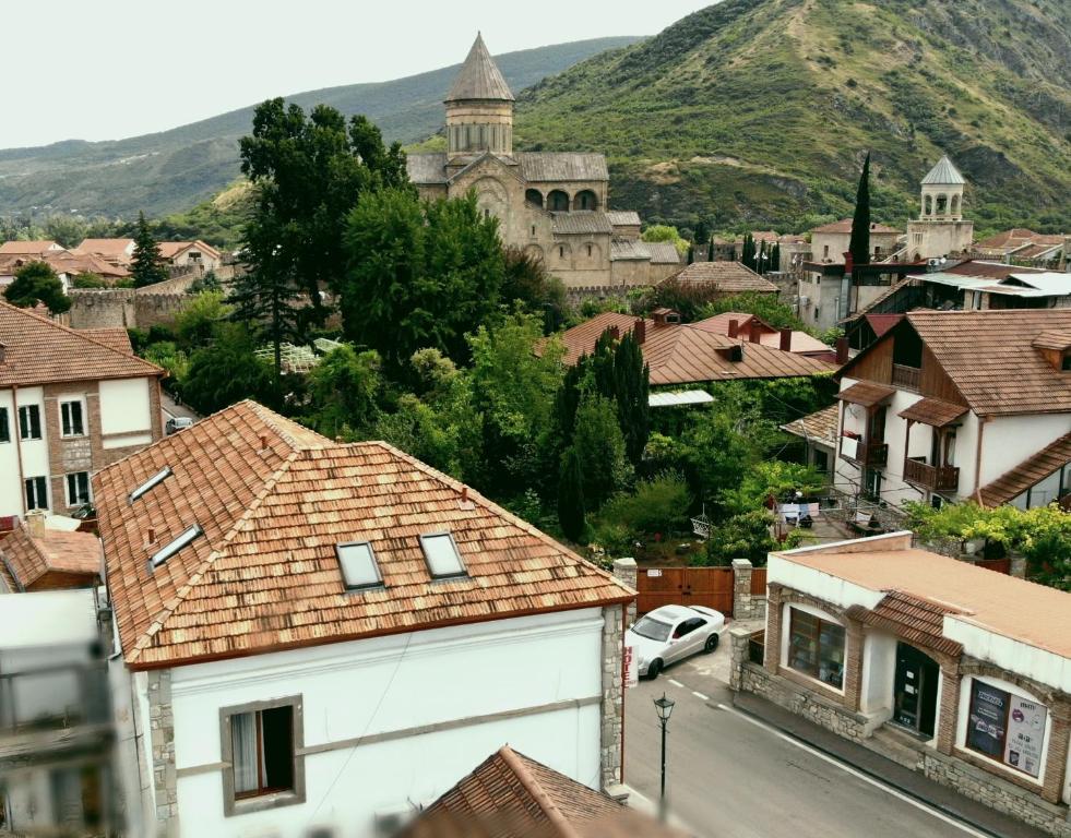Nespecifikovaný výhled na hory nebo výhled na hory při pohledu z hotelu