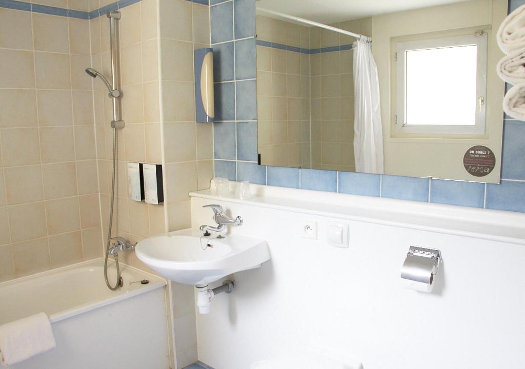 Campanile Dijon Centre - Gare - Resim 24