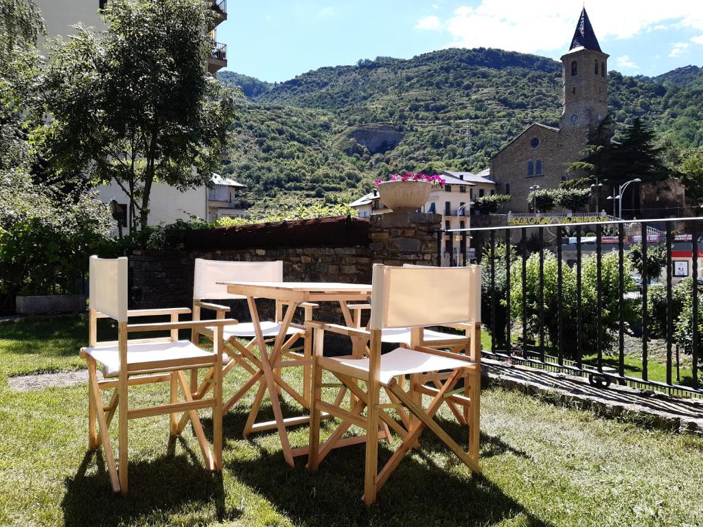 Nespecifikovaný výhled na hory nebo výhled na hory při pohledu z hotelu