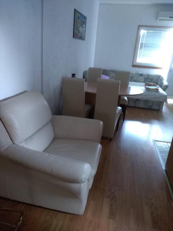 Posedenie v ubytovaní Apartment Bušljeta