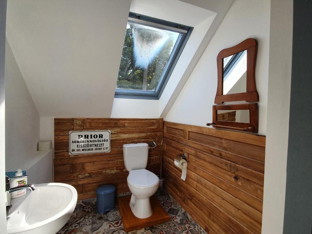 A bathroom at Káli Cool