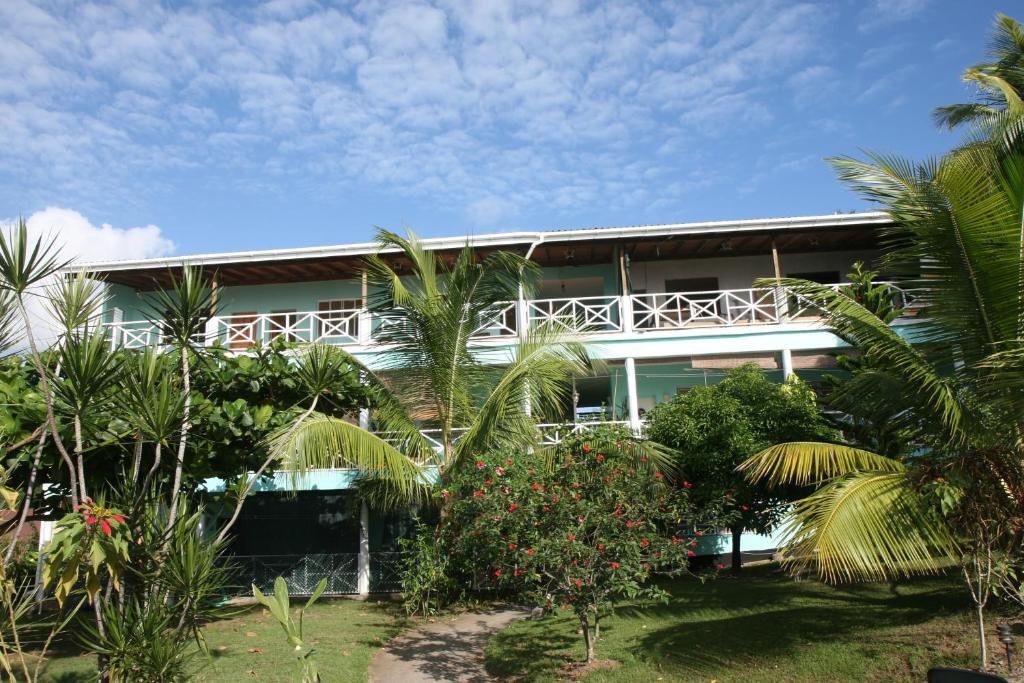 Taman di luar Tamarind Tree Hotel