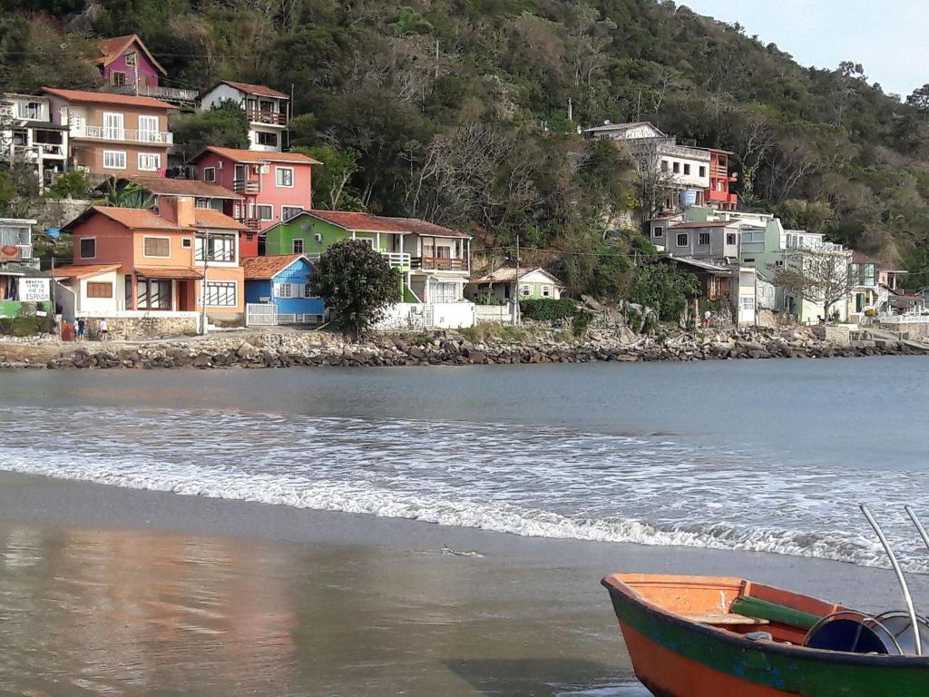  Linda casa 3 quartos 60 m da praia em Florianópolis - ideal para famílias