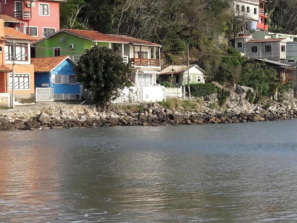  Linda casa 3 quartos 60 m da praia em Florianópolis - ideal para famílias