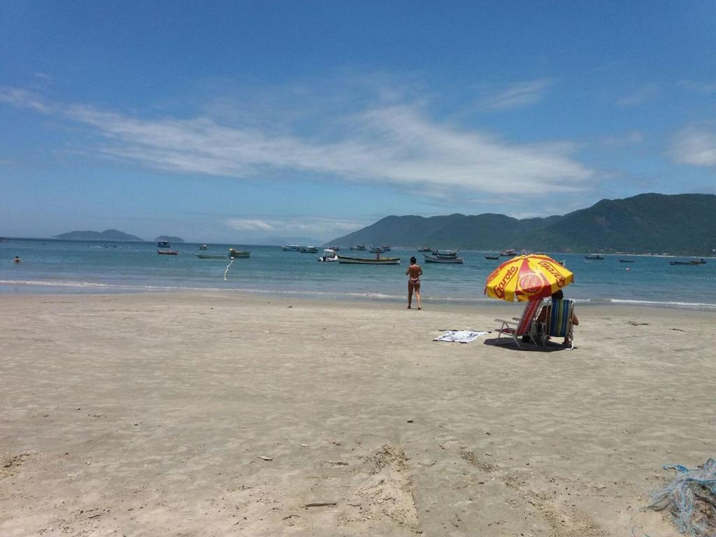  Linda casa 3 quartos 60 m da praia em Florianópolis - ideal para famílias
