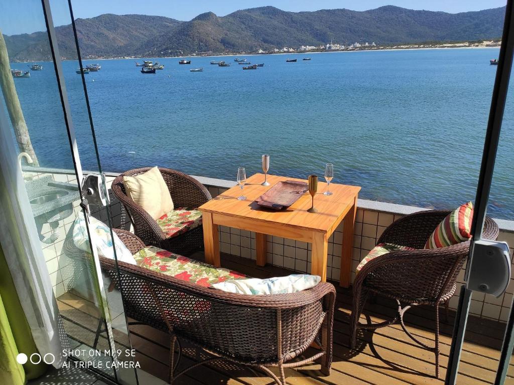  Linda casa 3 quartos 60 m da praia em Florianópolis - ideal para famílias