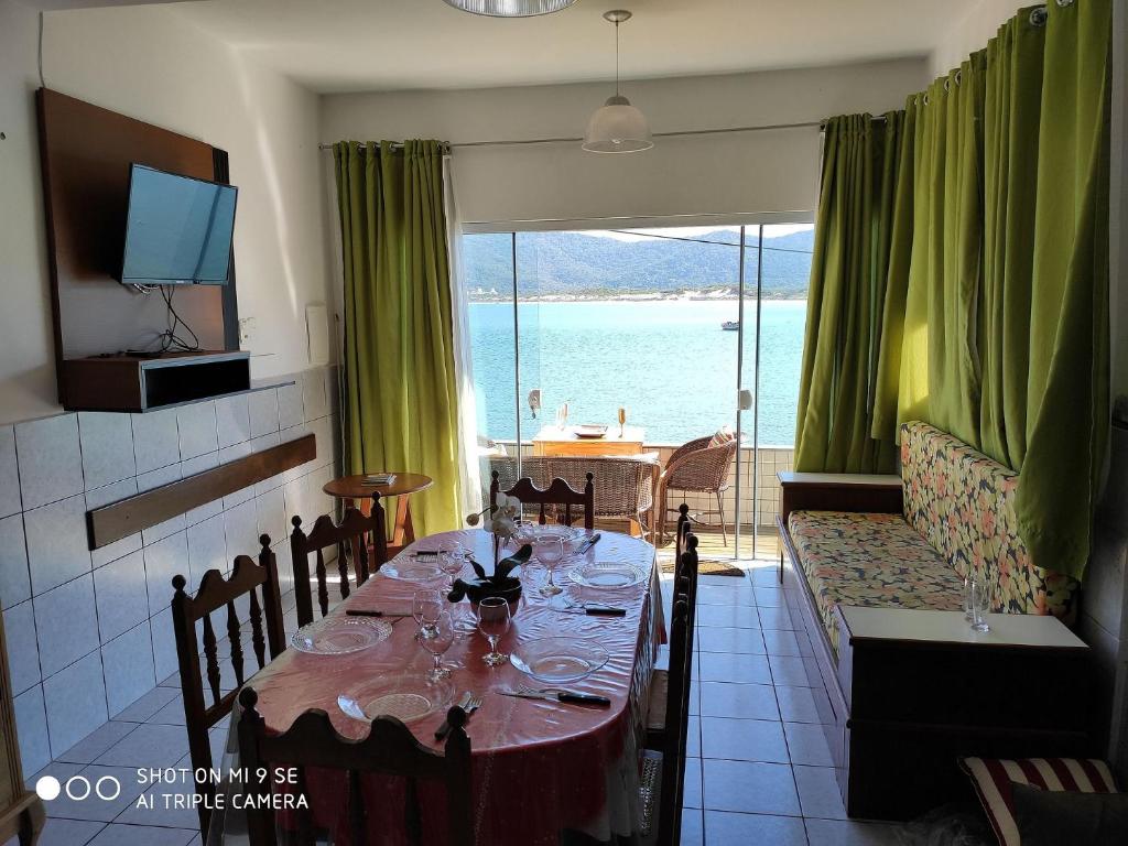  Linda casa 3 quartos 60 m da praia em Florianópolis - ideal para famílias