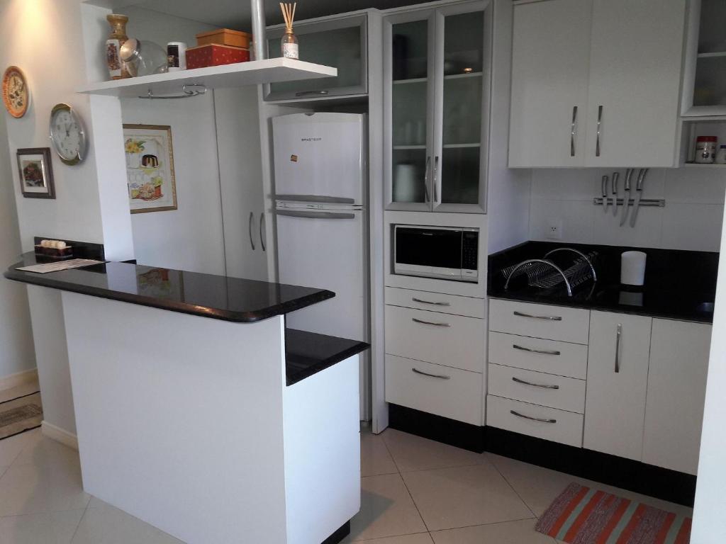  Lindo Apartamento em Jurerê 3 quartos com piscina no prédio Florianópolis