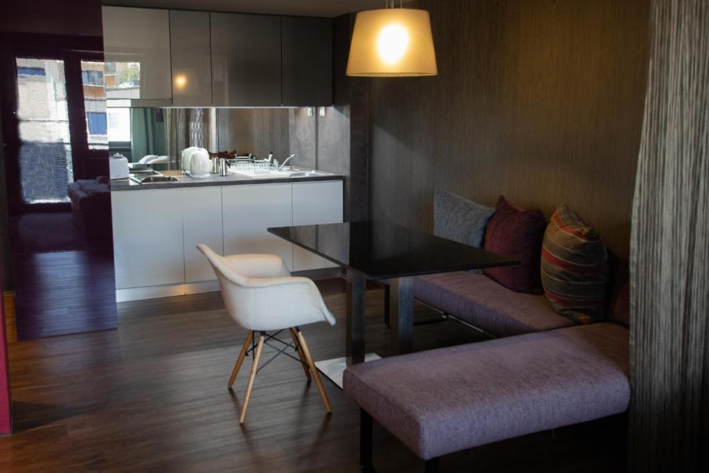 Kuchyňa alebo kuchynka v ubytovaní VISION APARTMAN