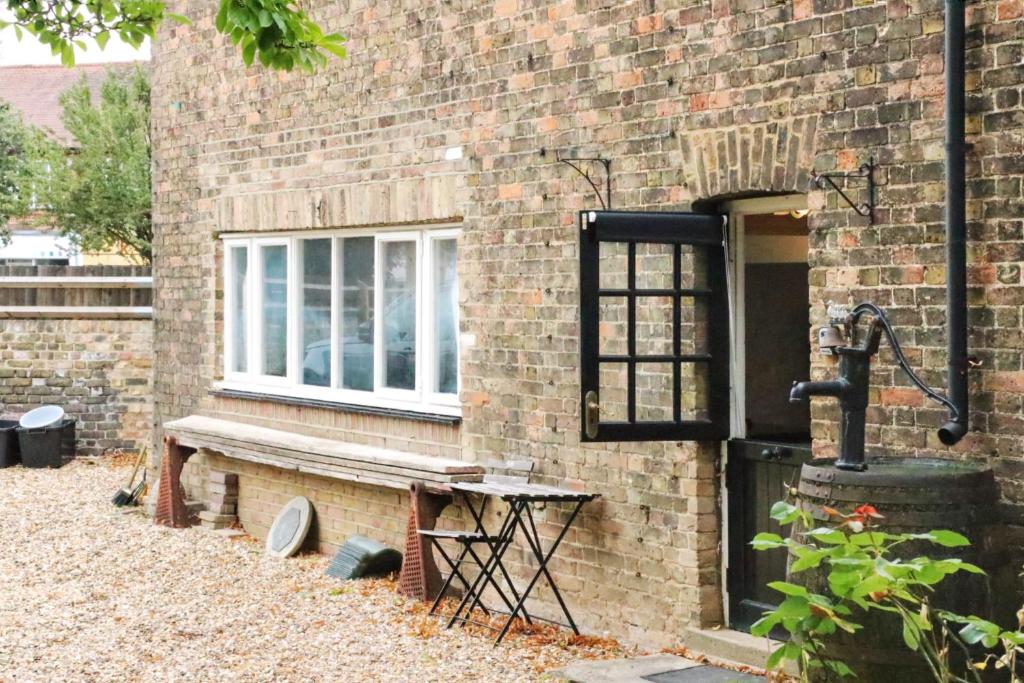 Lee Valley Lodge - Apartment With Garden View