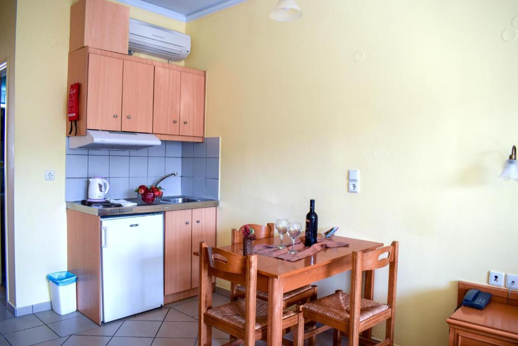 A kitchen or kitchenette at Kleoniki Mare