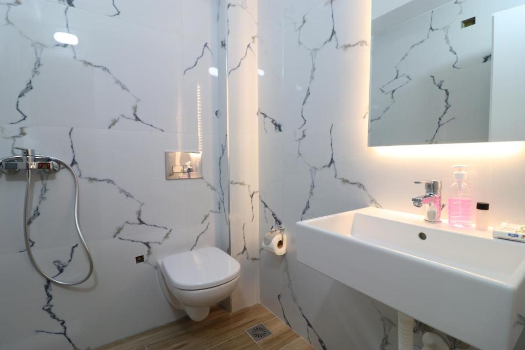 Koupelna v ubytování Hotel Tatzati 2