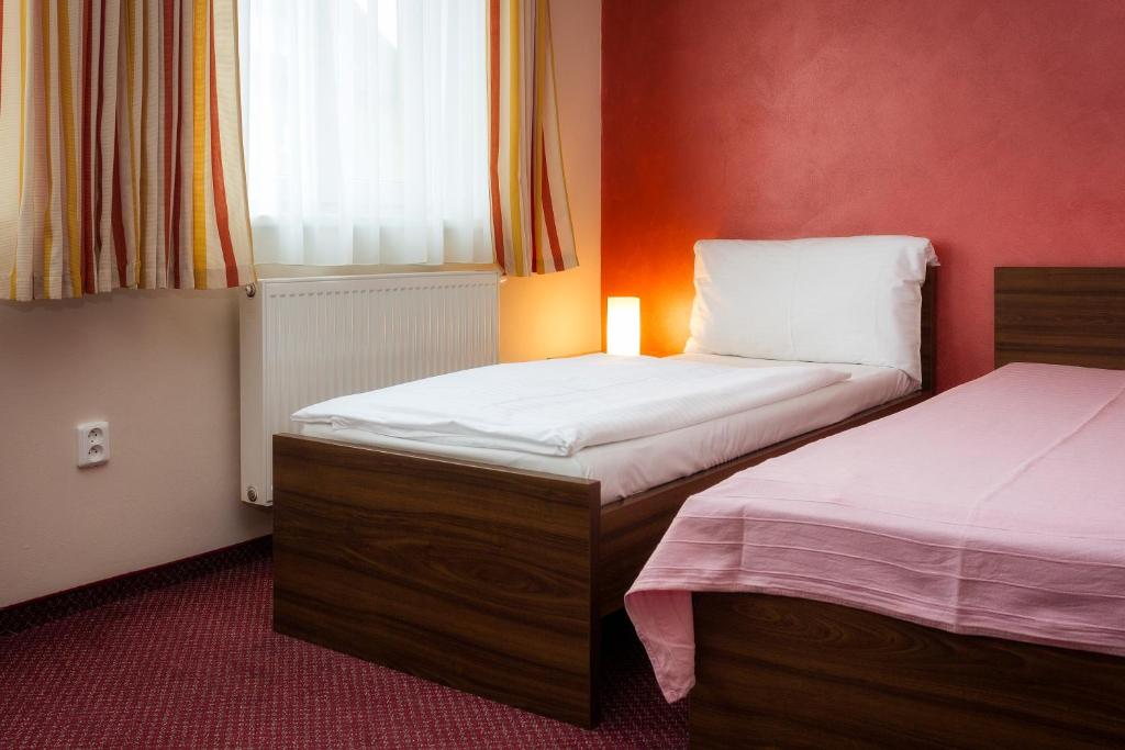 No 28 Rooms & Apartments - 1