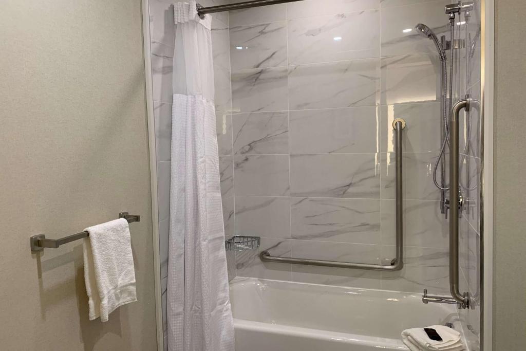 Wingate by Wyndham Kanata West Ottawa - Resim 16