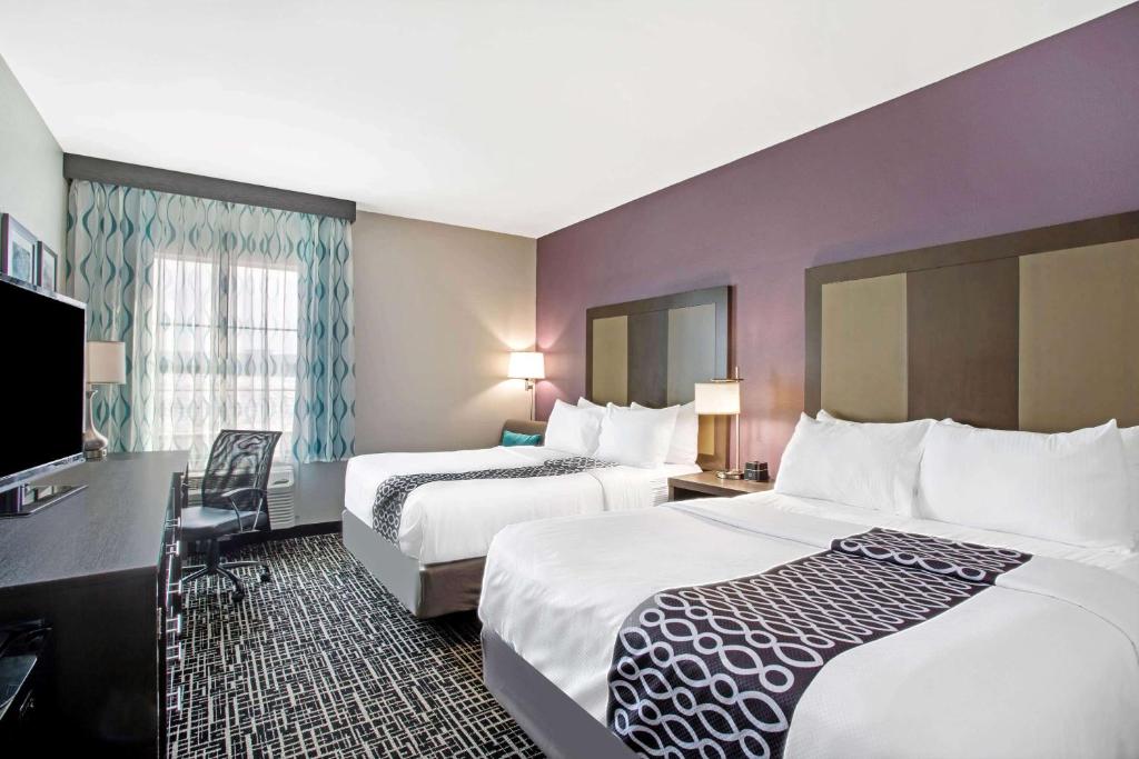 La Quinta by Wyndham York photo