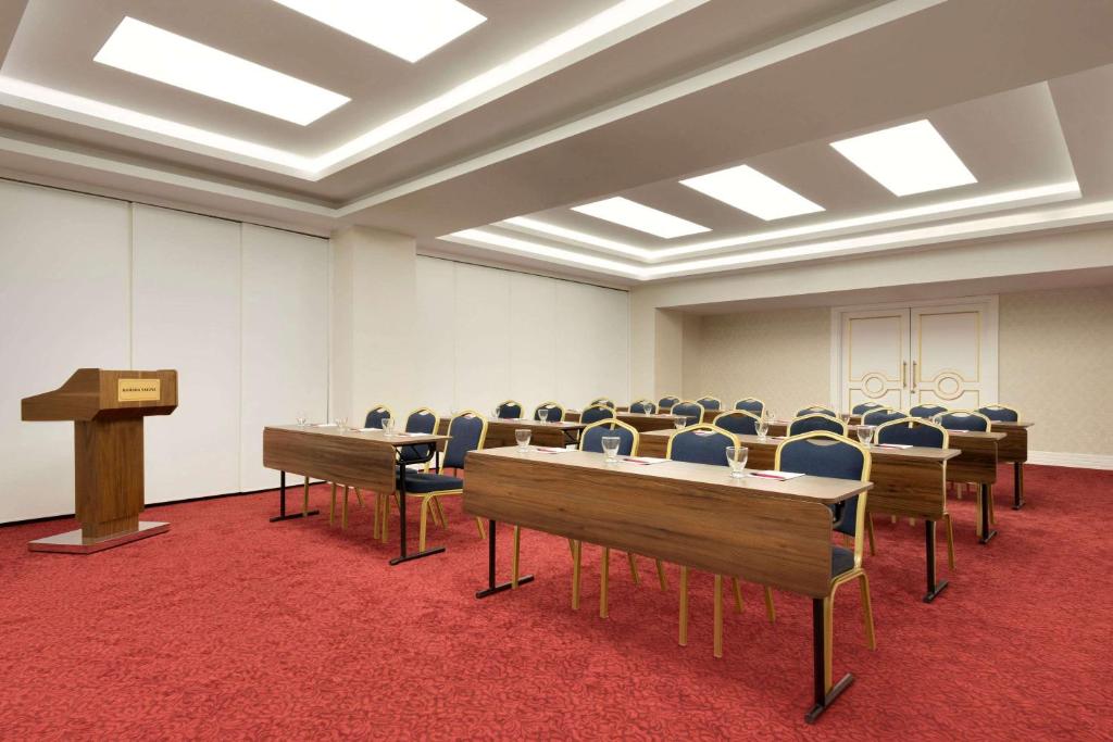 The business area and/or conference room at Ramada by Wyndham Yalova