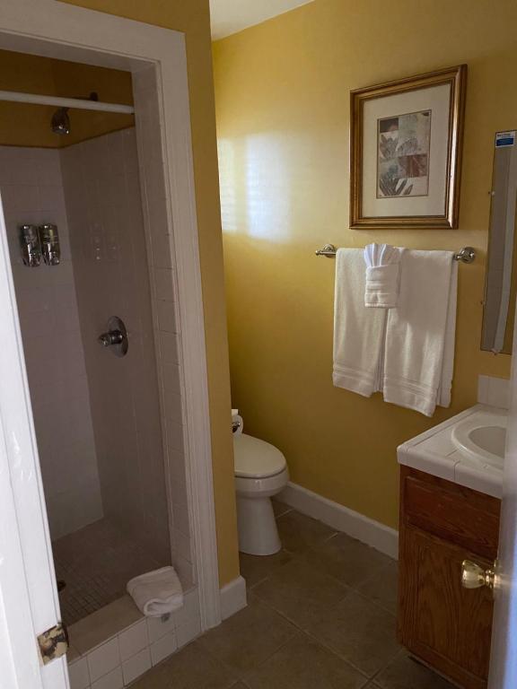 Sea Breeze Inn - Pacific Grove - 