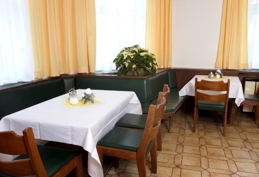 Restaurace v ubytování Hotel zur Sonne