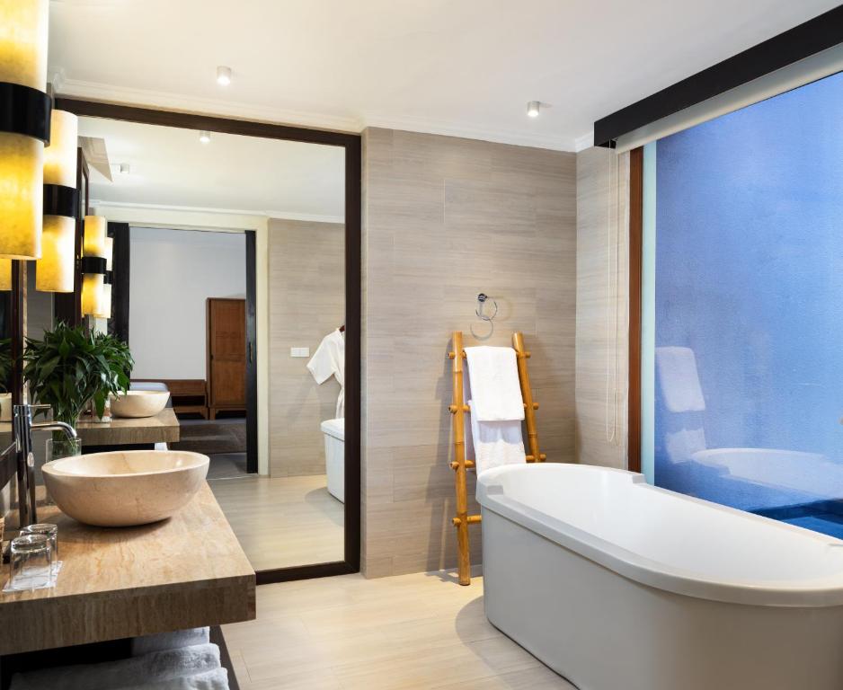 Avani Seminyak Bali Resort - 10