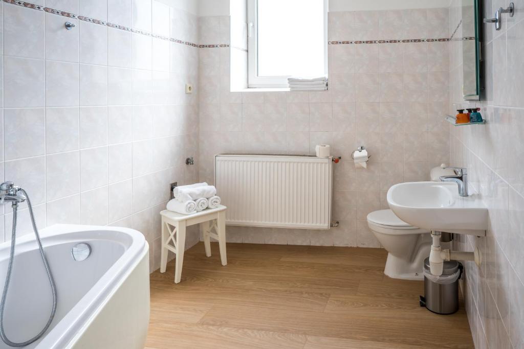 Koupelna v ubytování Hotel U Labutě
