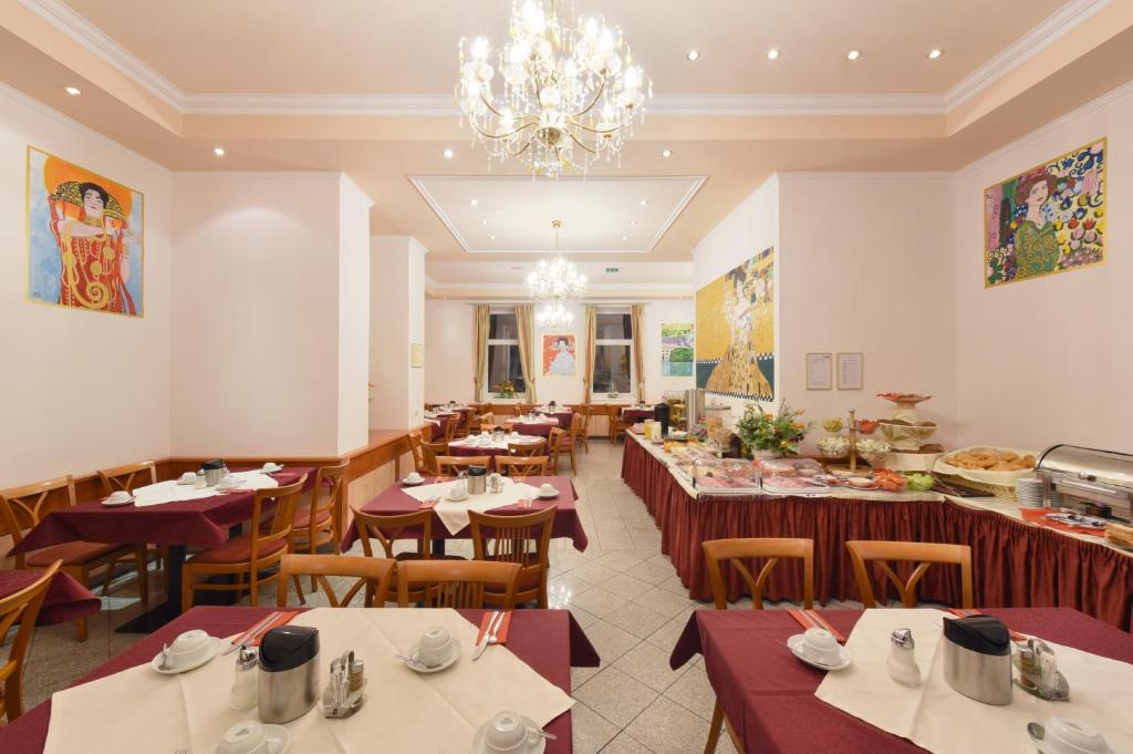 Restaurace v ubytování Garten- und Kunsthotel Gabriel City