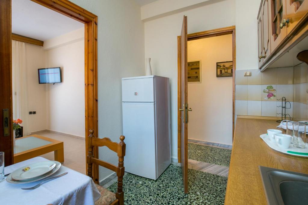 Kuchnia lub aneks kuchenny w obiekcie "Thea" Apartment 1