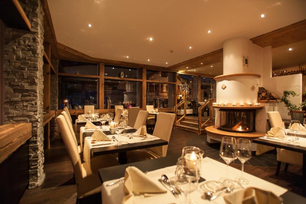 Restaurace v ubytování Hotel Quellenhof Leukerbad
