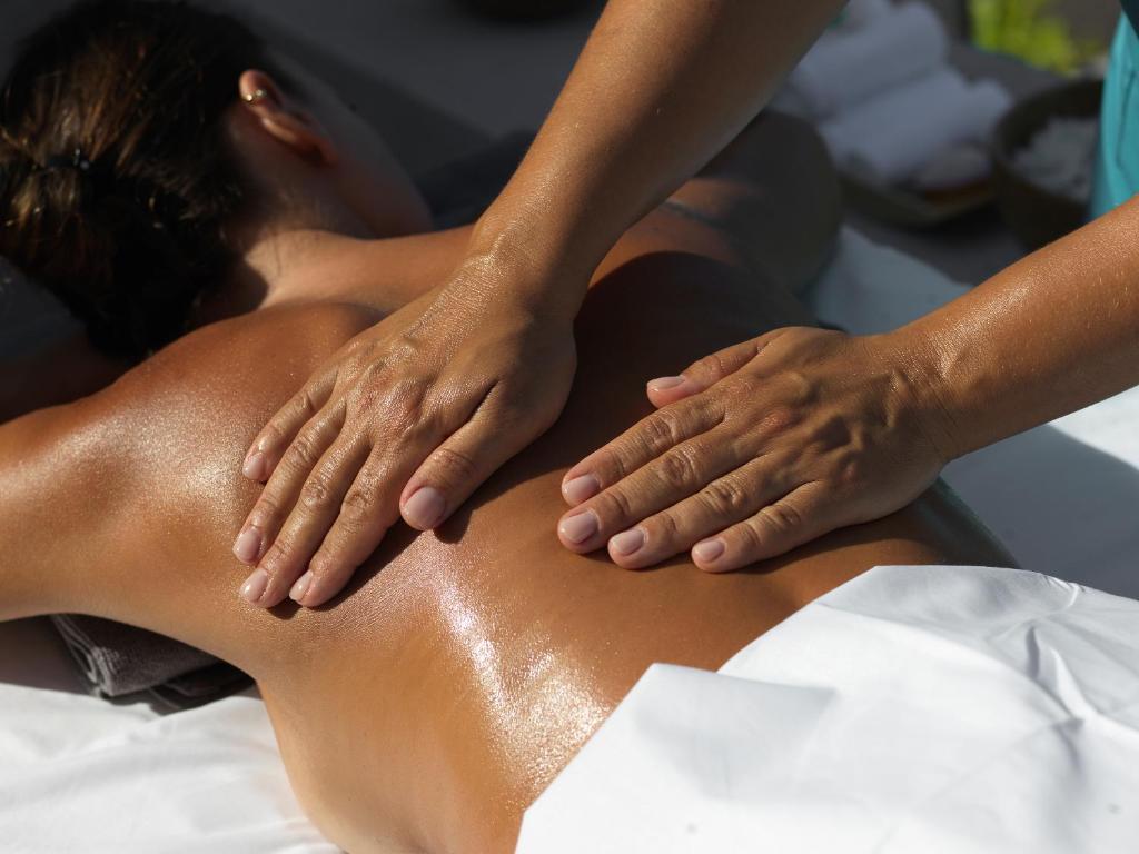 Kúpele alebo wellness v ubytovaní Mimi and Coco Villas Corfu