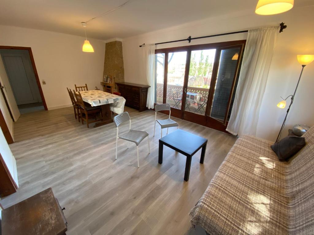 Apartment Rec Dalt - Mas Pinell, Torroella de Montgrí, Spain ...